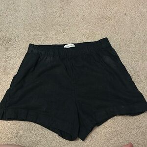 Black, high-waisted shorts (Abercrombie & Fitch)